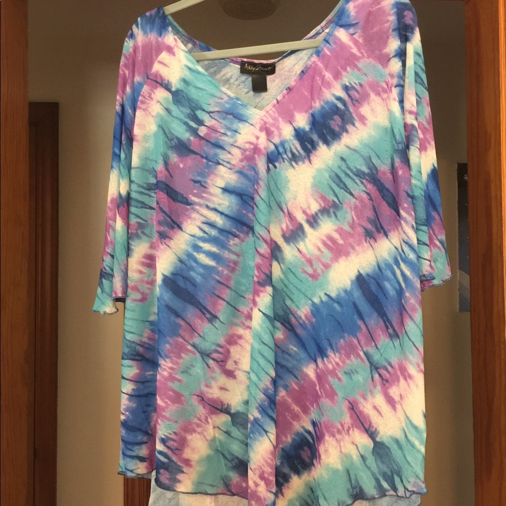 Beautiful lightly used & new blouses 👚